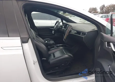 2016 Tesla Model X 60D/70D/75D/90D из США, поврежденный, VIN 5YJXCAE26GF002224